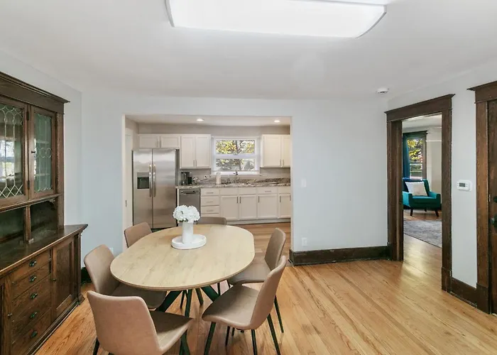 Apartamento Charming 2 Bedroom Steps To Downtown Near Naval Base Libertyville