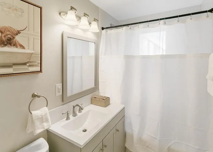 Apartamento Charming 2 Bedroom Steps To Downtown Near Naval Base Libertyville