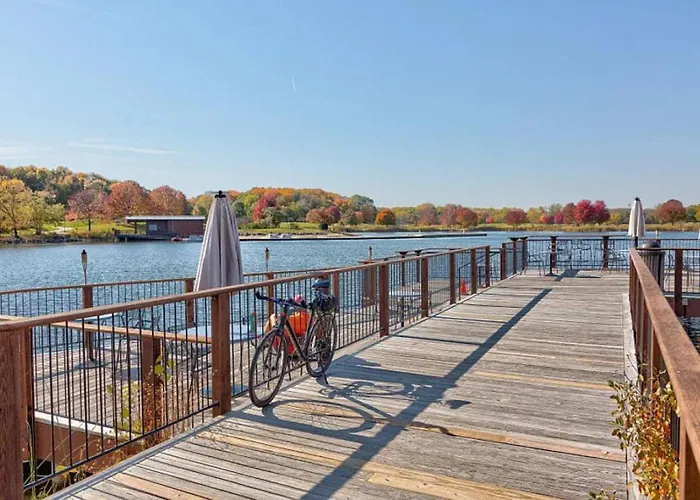 Charming 2 Bedroom Steps To Downtown Near Naval Base Apartamento Libertyville